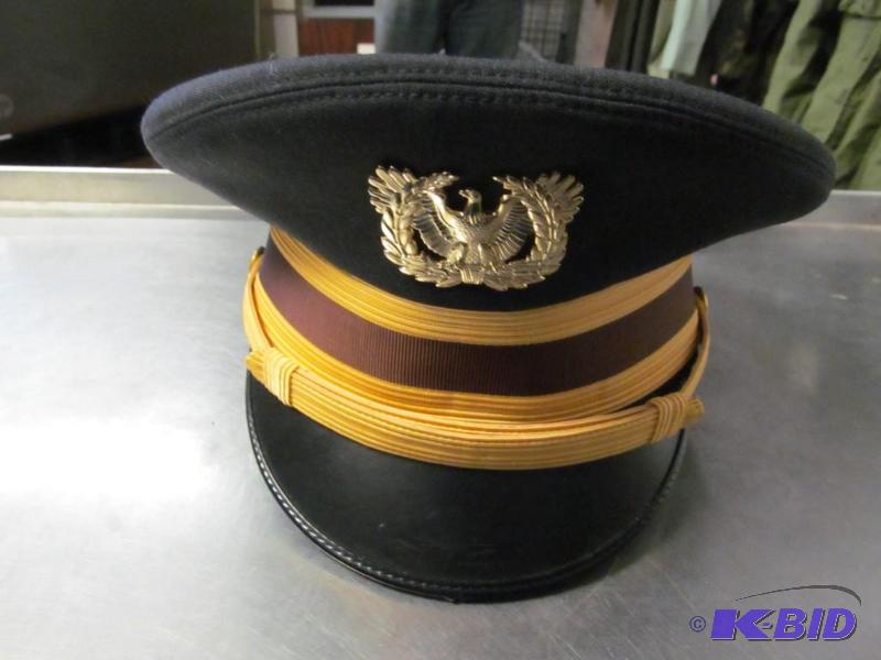 lot 4 image: US Army cap size 7