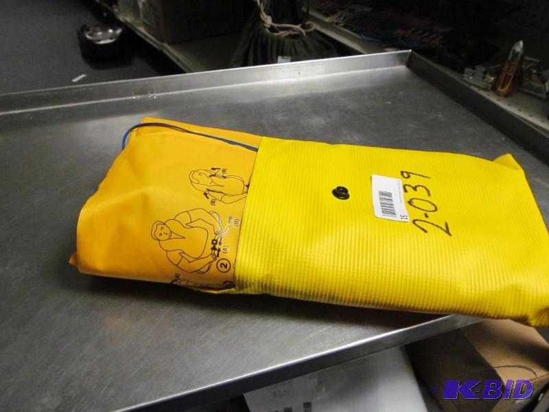 lot 51 image: Commercial air line left vest