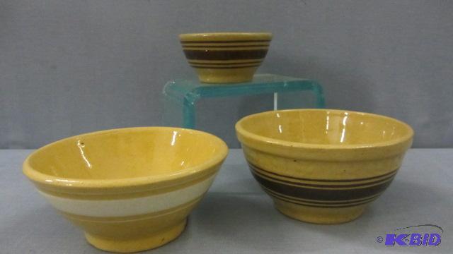 lot 11 image: Stoneware Bowls