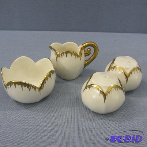 lot 119 image: Matching Tableware