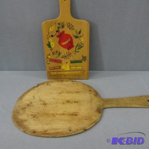 lot 121 image: Cutting & Bread Board