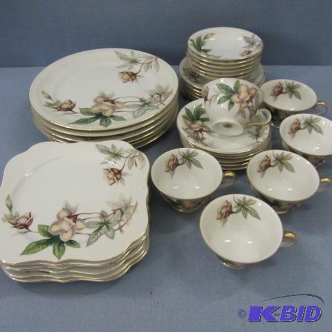 lot 150 image: Woodrose China Set