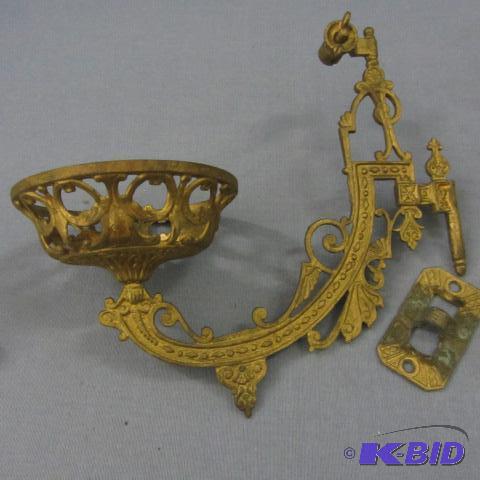lot 153 image: Wall Bracket for Kero Lamp