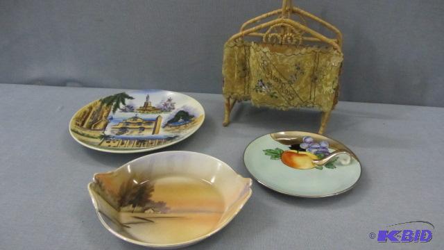 lot 20 image: Vintage Holder, China