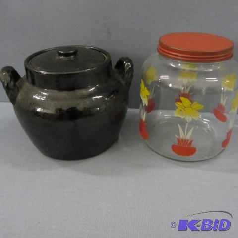 lot 66 image: Bean Crock, Vintage Jar