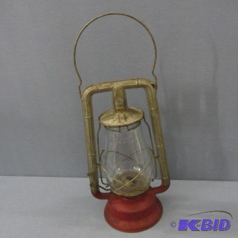 lot 68 image: Dietz Monarch Lantern