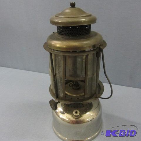 lot 72 image: Coleman Lantern