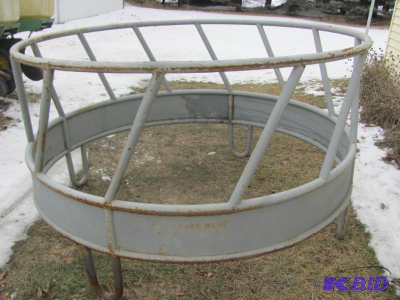 8 Round bale feeder