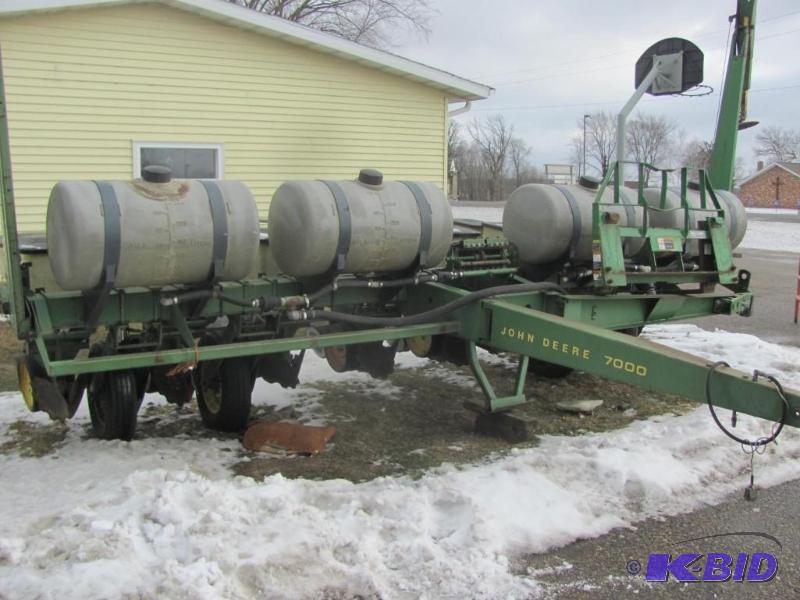 7000 John Deere planter