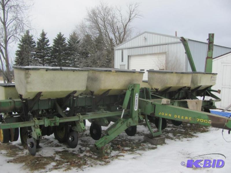 7000 John Deere planter
