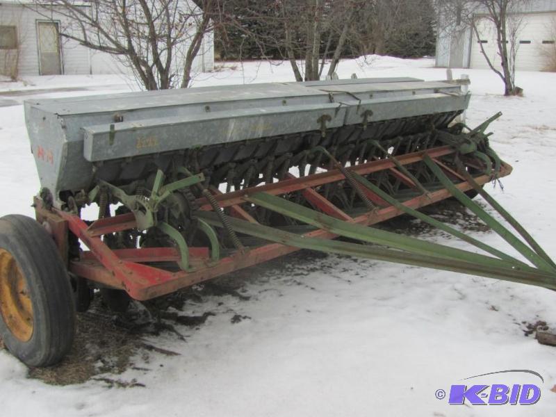 Minneapolis Moline grain drill