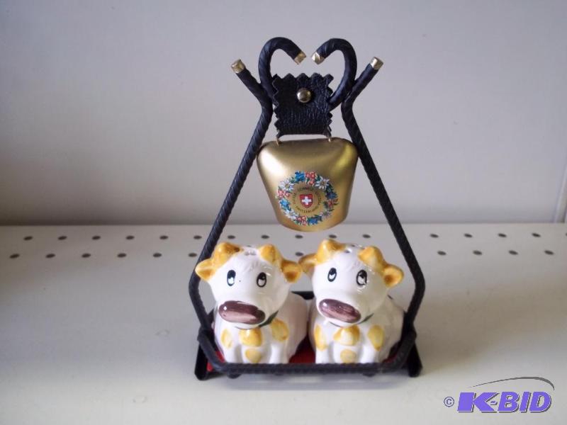 PORCELAIN COW SALT AND PEPPER SHAKER SET&nbsp...