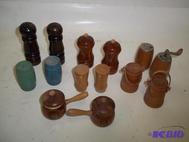 LOT OF 7 WOOD SALT AND PEPPER SHAKER SETS...