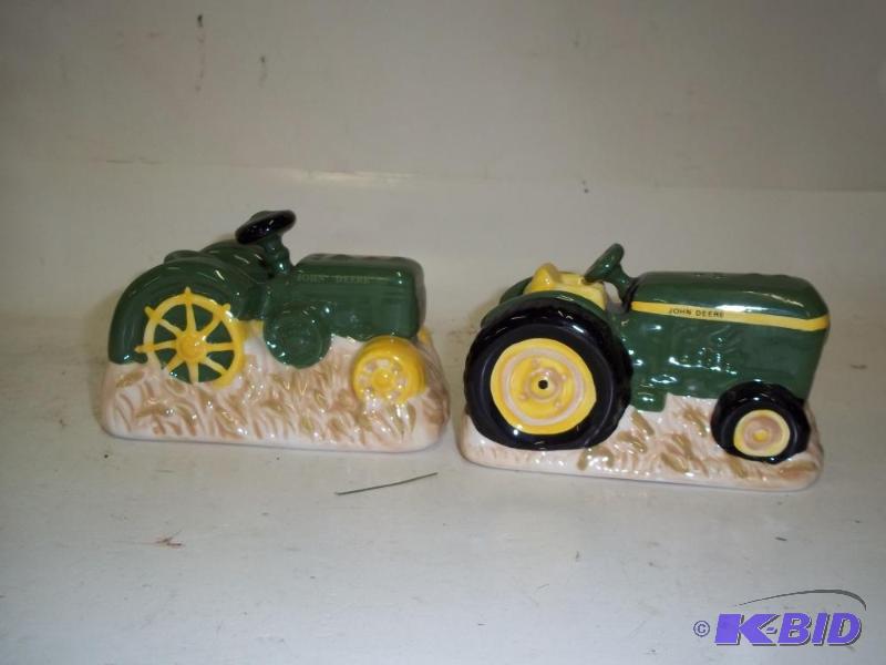 PORCELAIN JOHN DEERE VINTAGE TRACTOR SALT AND...