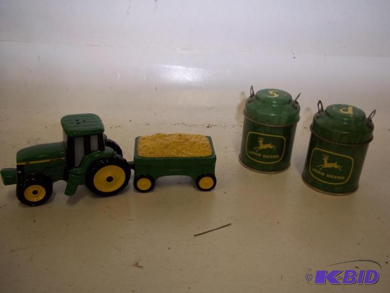 2 PAIR OF JOHN DEERE SALT AND PEPPER SHAKERS ...