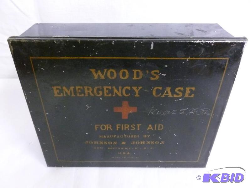 Vintage Metal First Aid Box