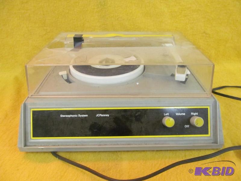 lot 10 image: Stereo