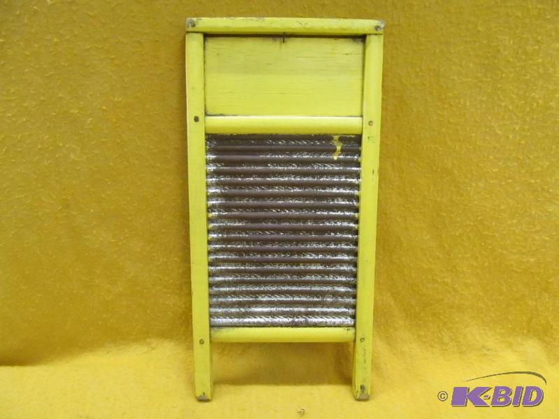 lot 129 image: Vintage