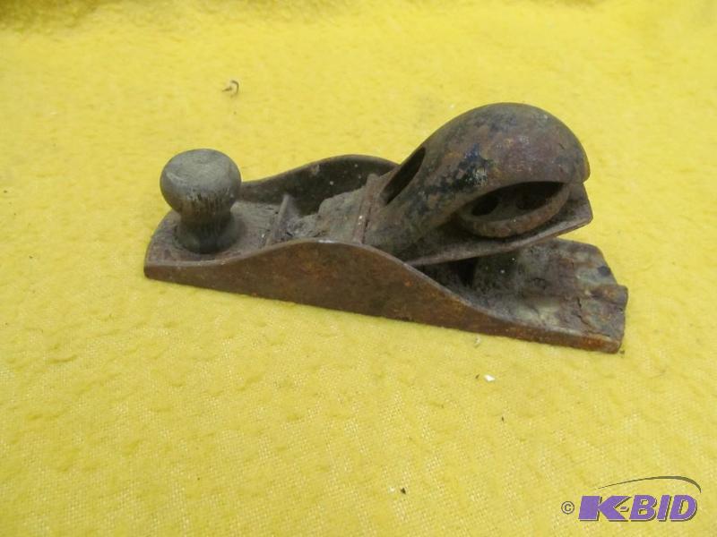 lot 132 image: Tool