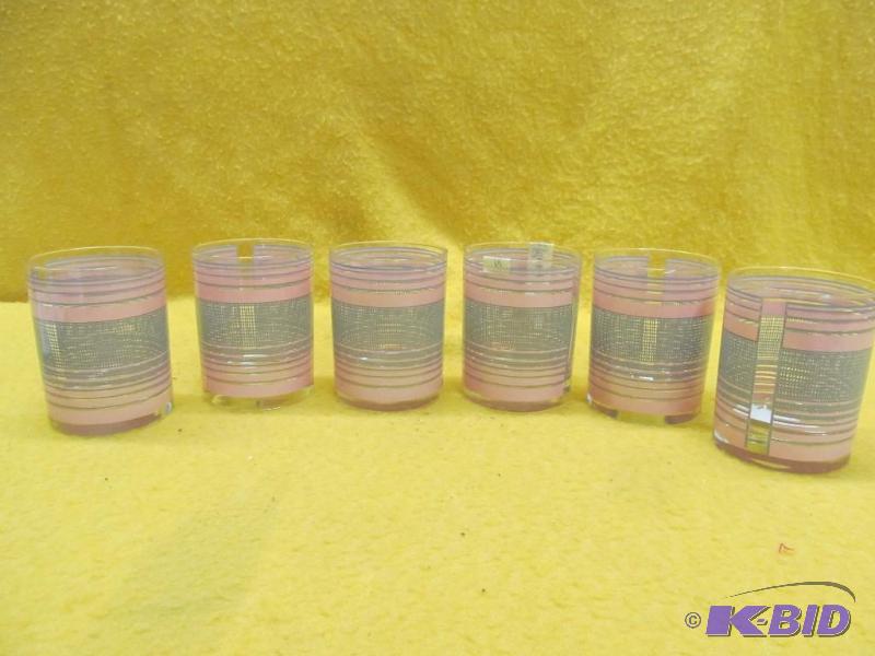lot 138 image: Glasses