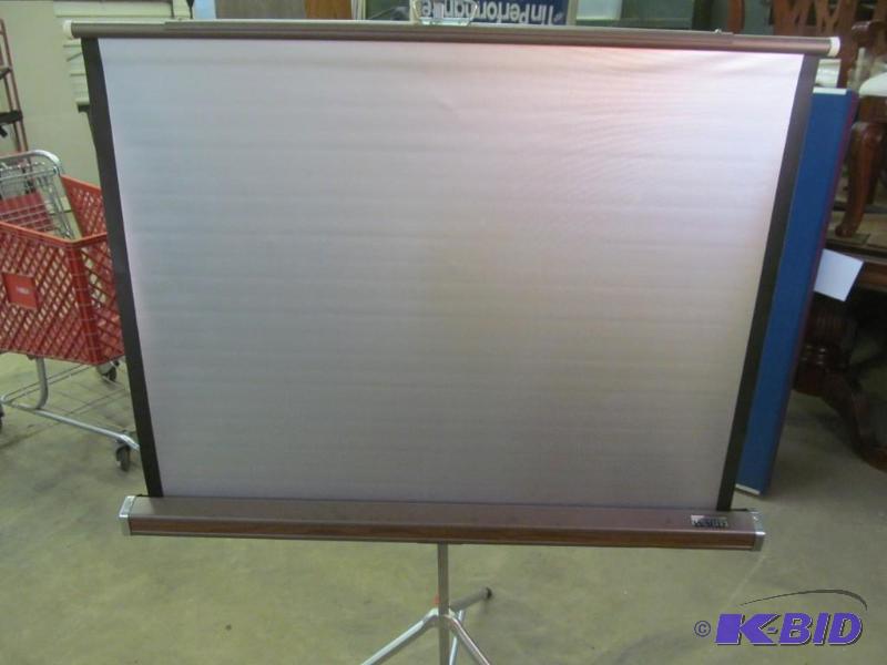 lot 15 image: Screen