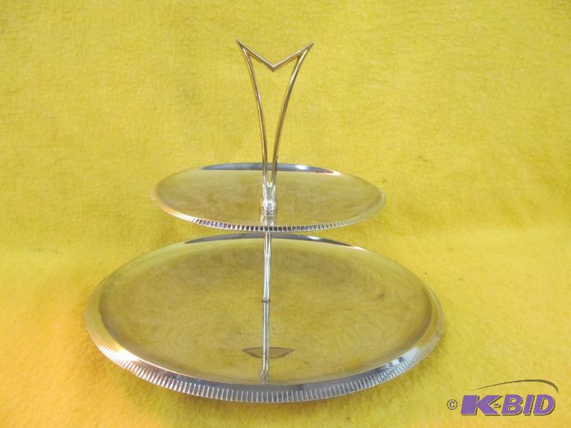 lot 19 image: Tray