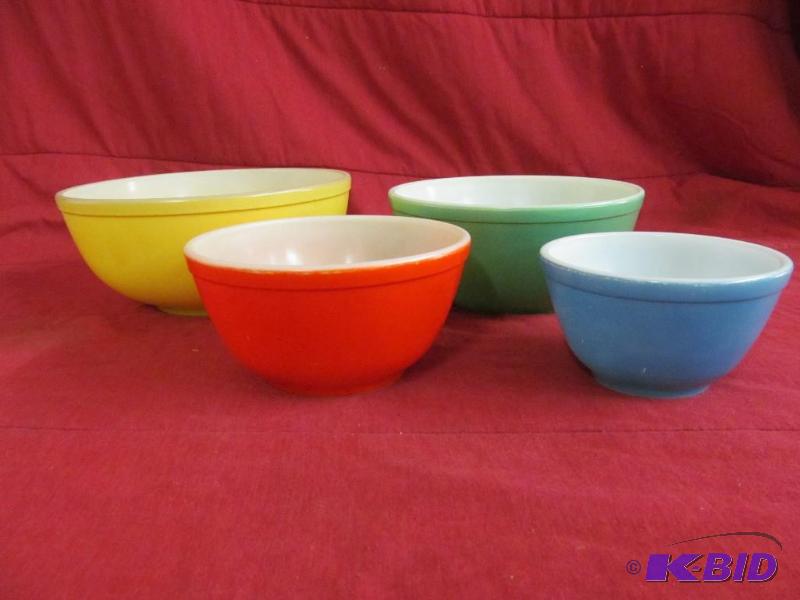 lot 208 image: Pyrex