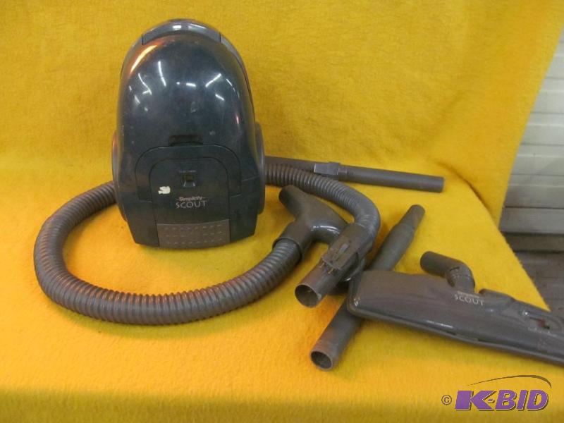 lot 26 image: Vacuum