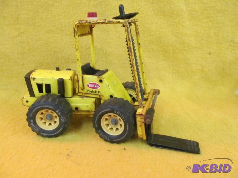 lot 29 image: Toy