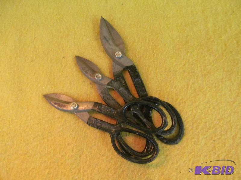 lot 32 image: Tool