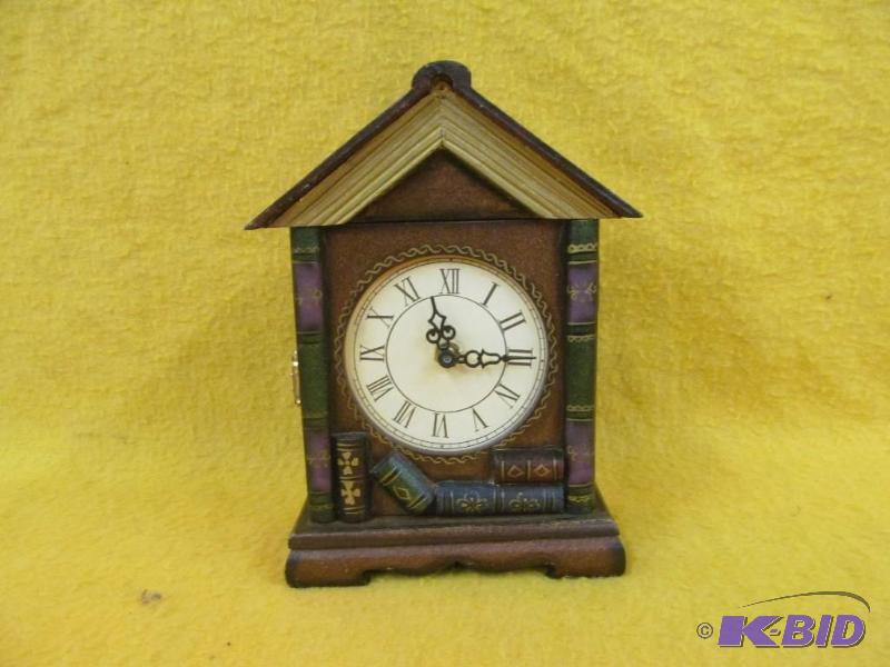 lot 4 image: Clock