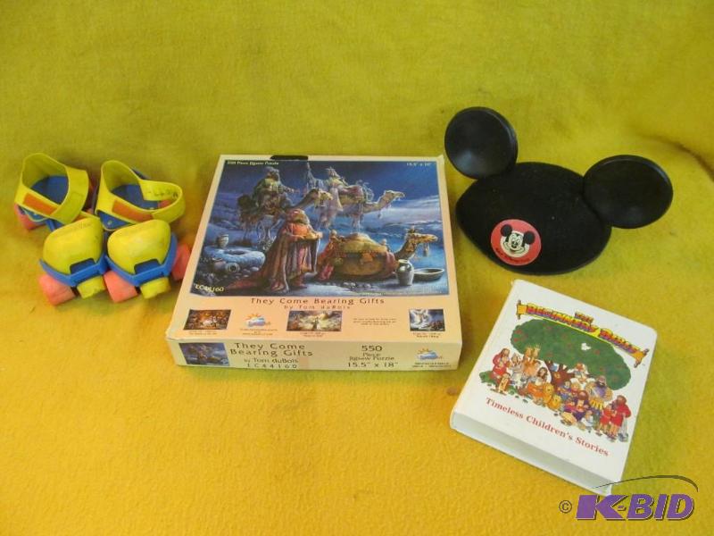 lot 40 image: Toys