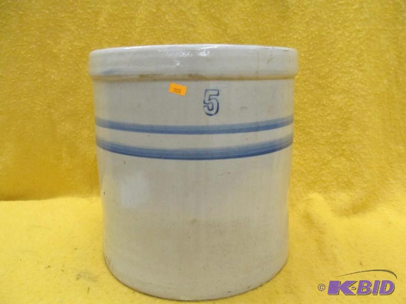 lot 6 image: Crock