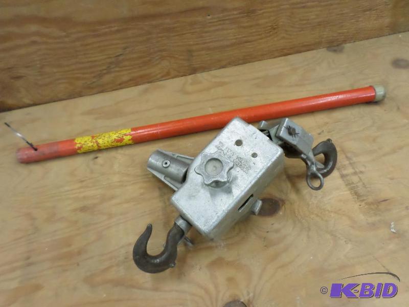 Cast Aluminum Come-Along With Fiberglass Hand...