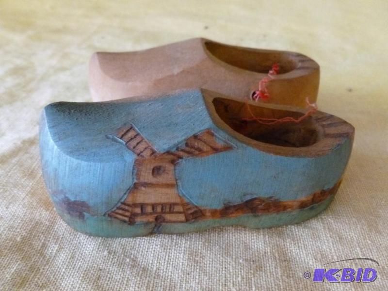 lot 109 image: A pair of Owatonna, Minnesota souvenir wooden...