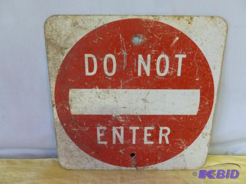 lot 142 image: Heavy gage metal trail sign that measures 12&...