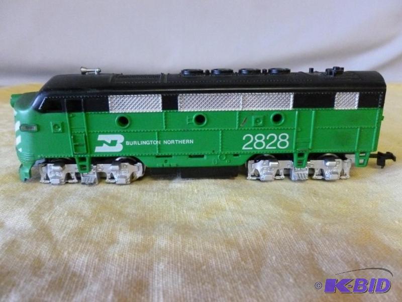 lot 151 image: Model Power HO Scale Burlington Northern powe...