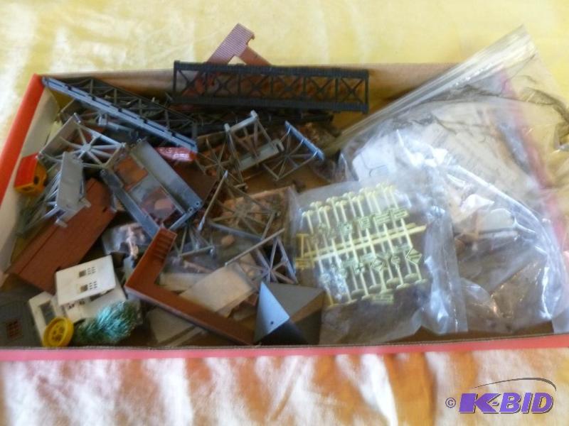lot 153 image: Large lot of HO scale train set scenery piece...