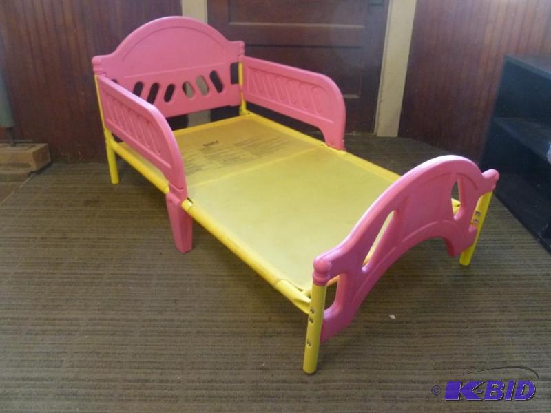 lot 155 image: Delta Childrens Products heavy gage plastic ...
