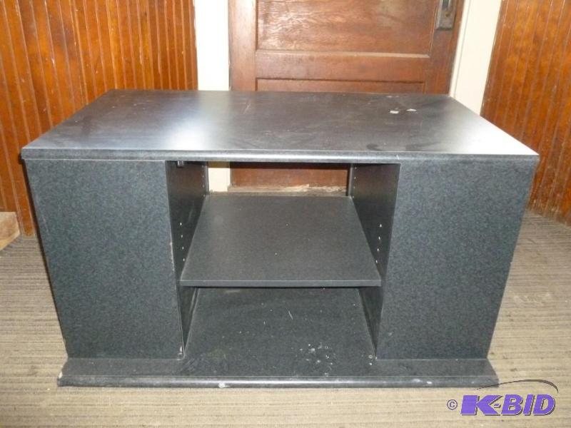 lot 158 image: Heavy duty wooden flat screen tv  entertainm...