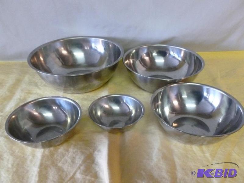 lot 20 image: Nice five piece stainless steel mixing bowl s...