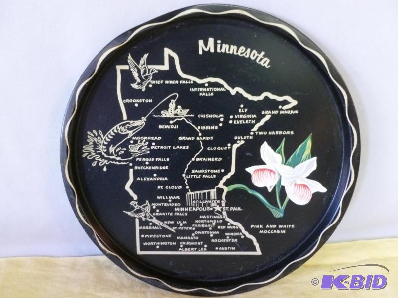 lot 32 image: Vintage Minnesota metal serving tray that mea...