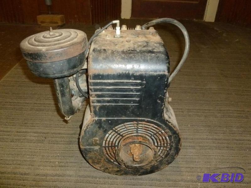lot 4 image: Large vintage gas engine with side pulley, I ...