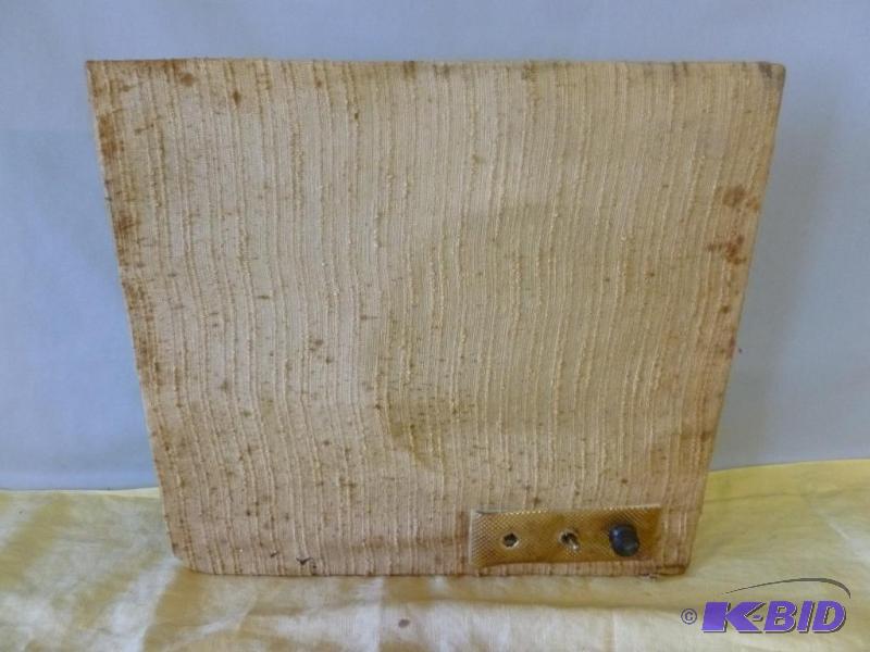 lot 70 image: Large Vintage Zenith speaker, comes mounted o...