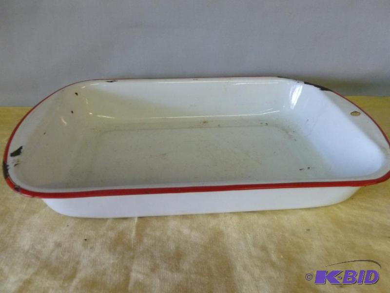 lot 98 image: Vintage red and white porcelain cake pan that...