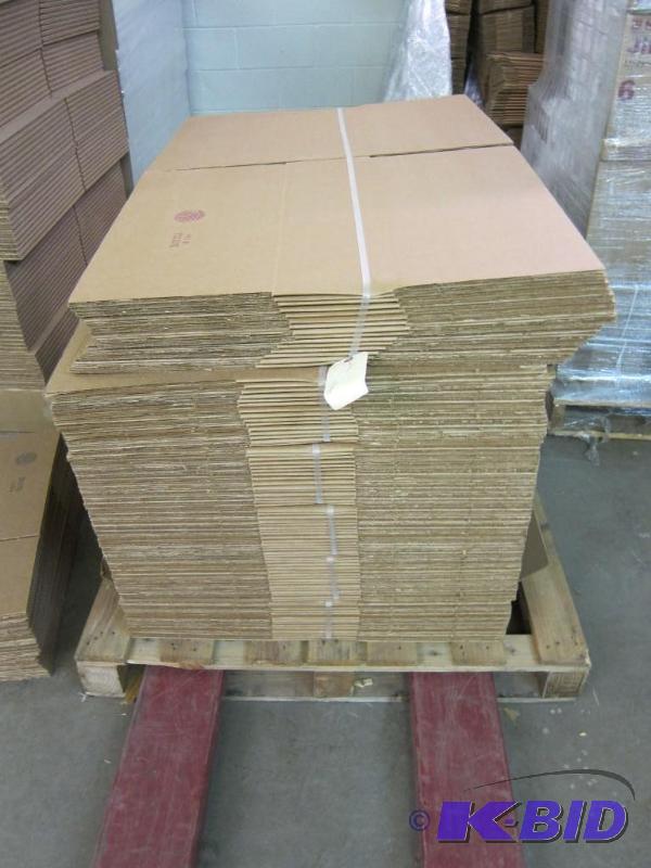lot 29 image: 22 x 22 x 6 Shipping Boxes