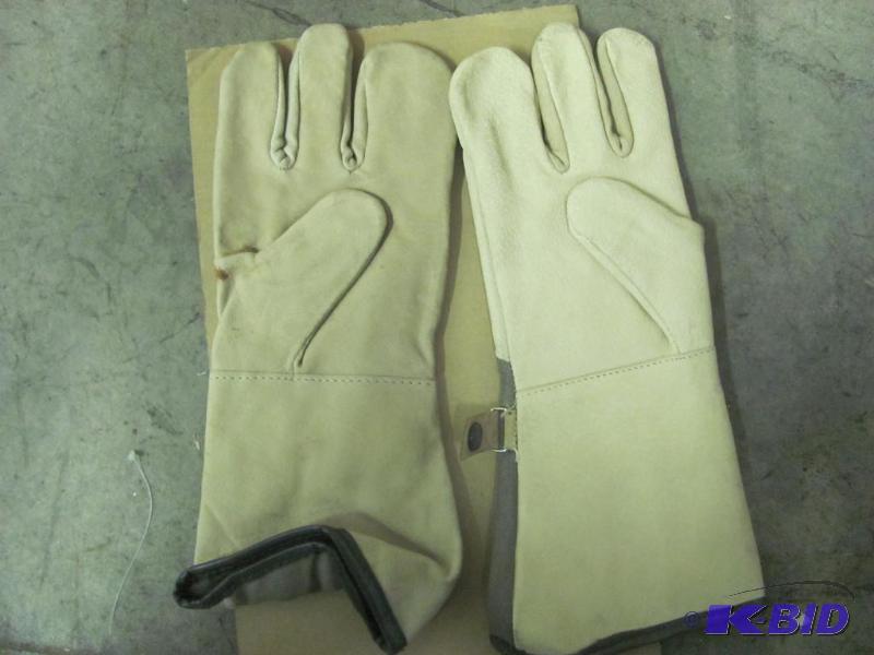 Pair of GERMAN Surplus Military 3-Finger Leat...