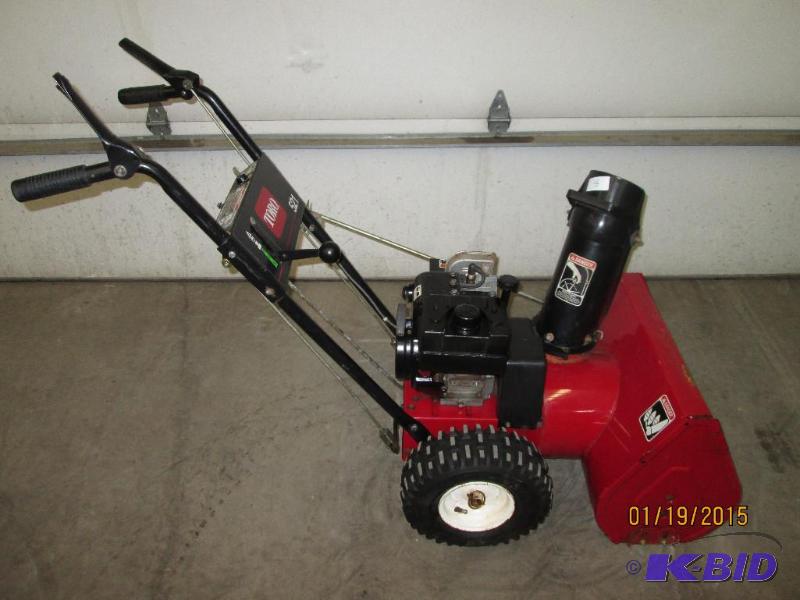 lot 5 image: Toro 5HP 21" Two-Stage Snowblower, Runs ...