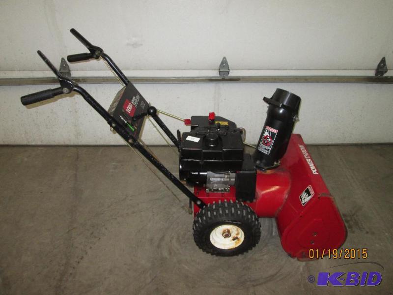 lot 6 image: Toro 6HP 22" Two-Stage Snowblower, Runs ...