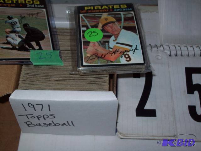 Approx, 225 - 1971 Topps Baseball Cards - Ave...